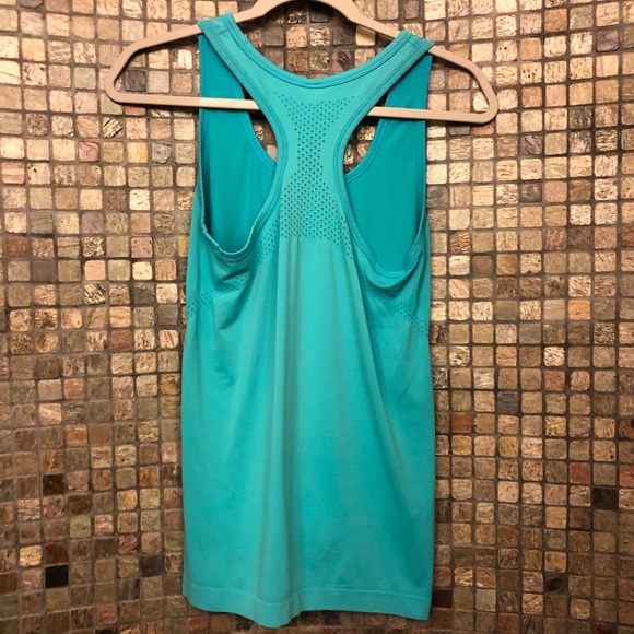 GapFit Breathe Racerback Tank Size S - Picture 2 of 3